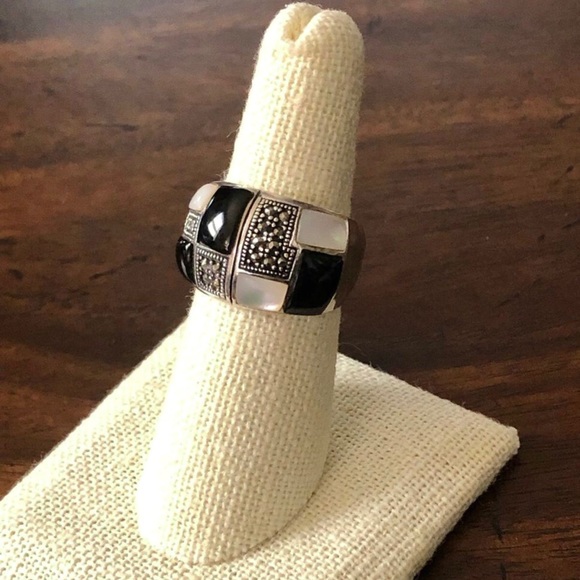 Mother of Pearl Onyx Inlay Marcasite Sterling Silver 925 Mosaic Ring Sz 8 - Picture 2 of 10